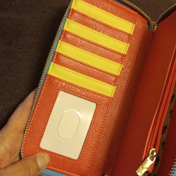 Loungfly Disney wallet - Picture 13 of 13